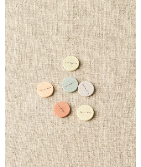 Imanes de colores pastel para el Maker's Board de Cocoknits
