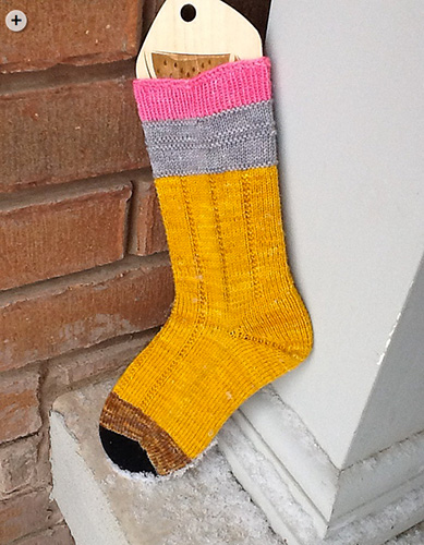 No. 2 Pencil Socks by The Yarn Enabler, vía Ravelry